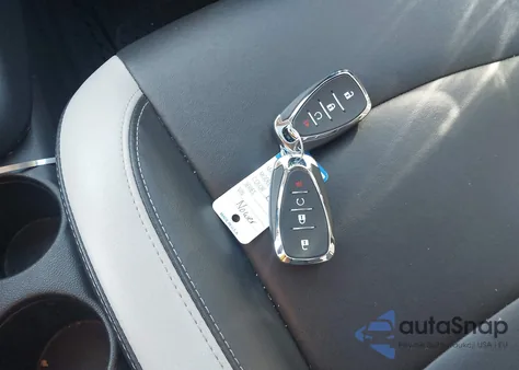 2019 Chevrolet Trax Premier z USA, uszkodzony, nr VIN KL7CJMSB5KB745153